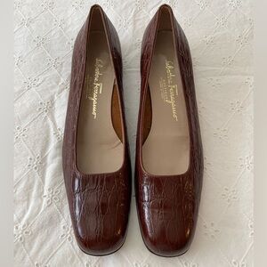 Salvatore Ferragamo brown crock leather 1” low heel pump